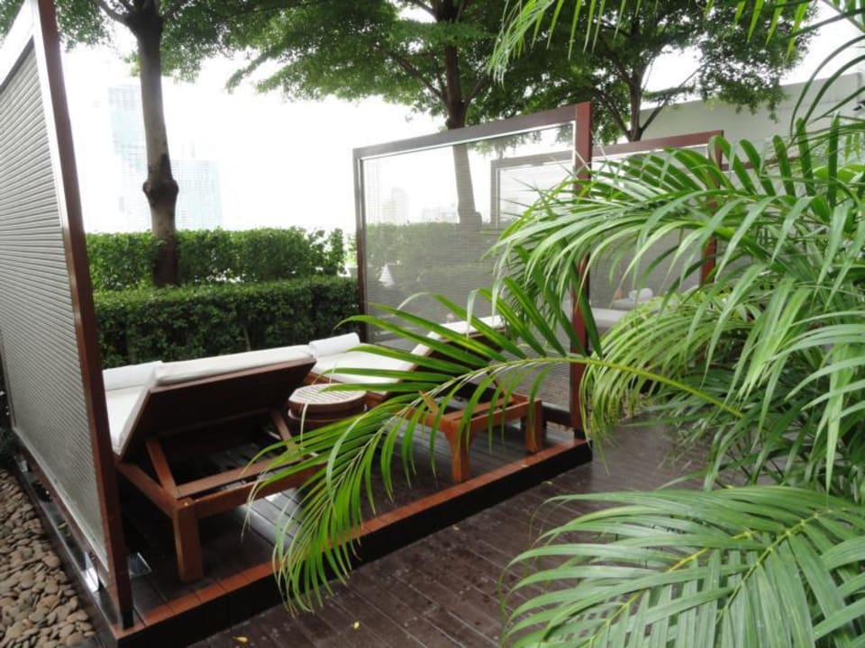 Privatsphäre am Pool Millennium Hilton Bangkok