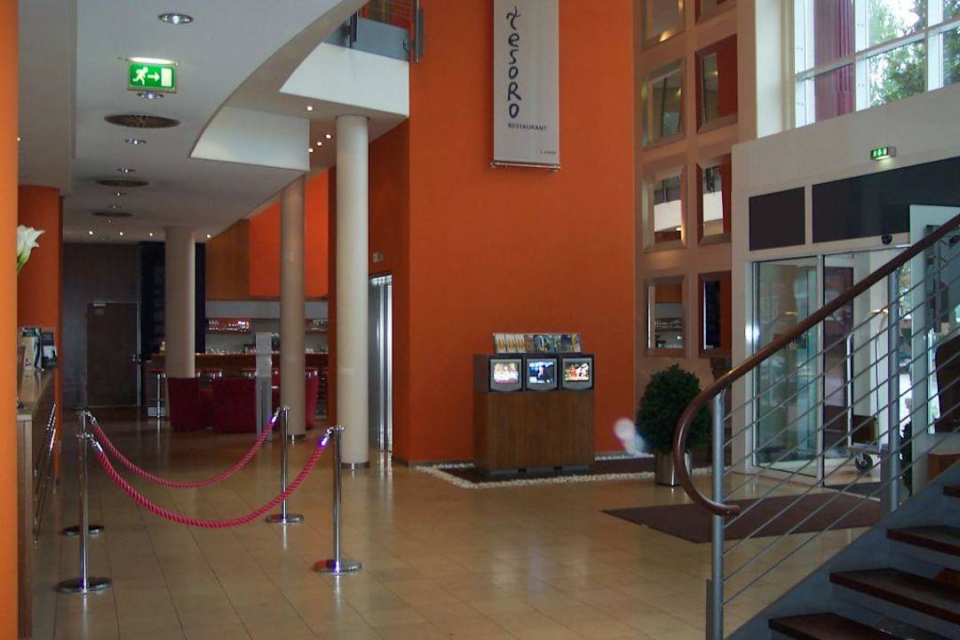 Lobby NH Hamburg Horner Rennbahn
