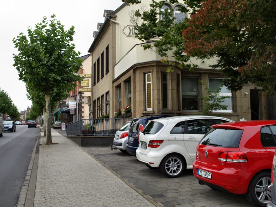 Straßenseite Hotel Felsenkeller