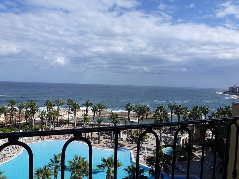 Executive Club Lounge Ausblick Hilton Malta