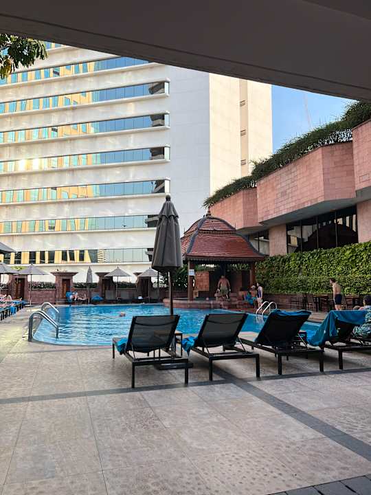Pool The Landmark Bangkok