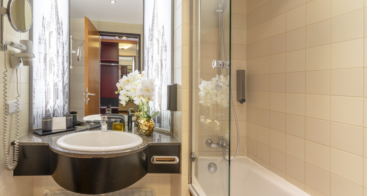 Zimmer PLAZA Premium Köln