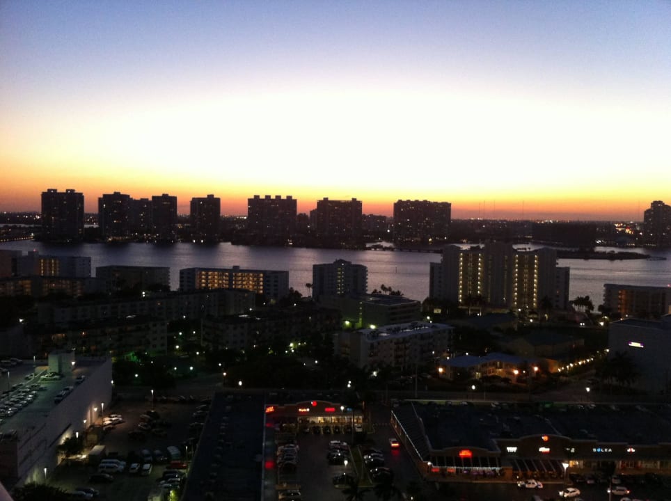 Dämmerung Trump International Beach Resort