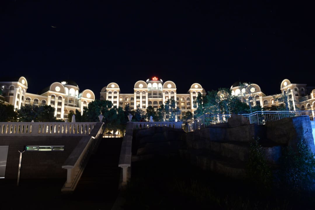 Hotel vom Pool aus Dreams Sunny Beach Resort & Spa