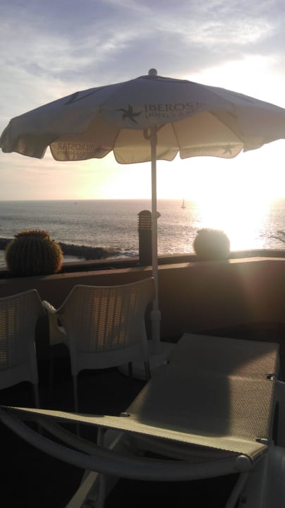 Pool im Sonnenuntergang Iberostar Waves Bouganville Playa