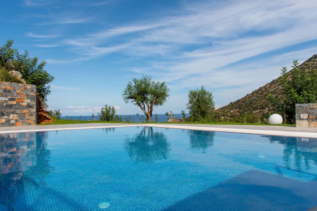 Pool Aquamarine Villas