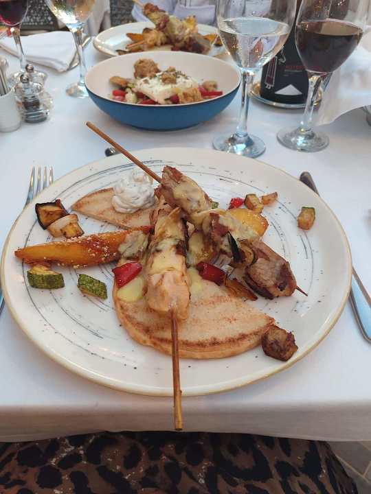 Gastro Bella Beach Hotel