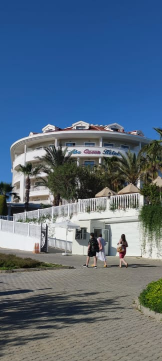 Außenansicht Alba Queen Hotel