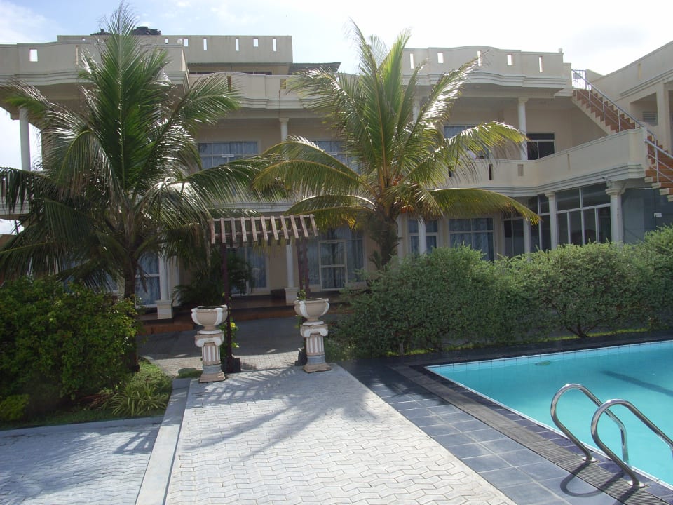 Außenansicht Bochum Lanka Hotel/Resort