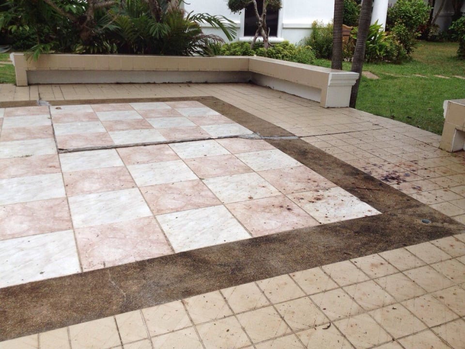 "Gr Aussen-Schachbrett abgesackt mit Verletzungsgefahr" Hotel Samui