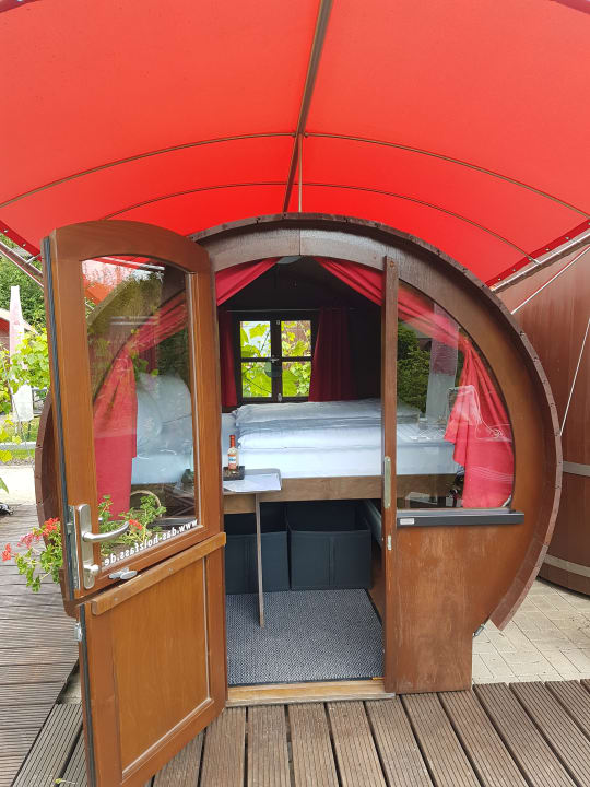 Außenansicht Schwarzrinderseen Weindorf am Weinstrand