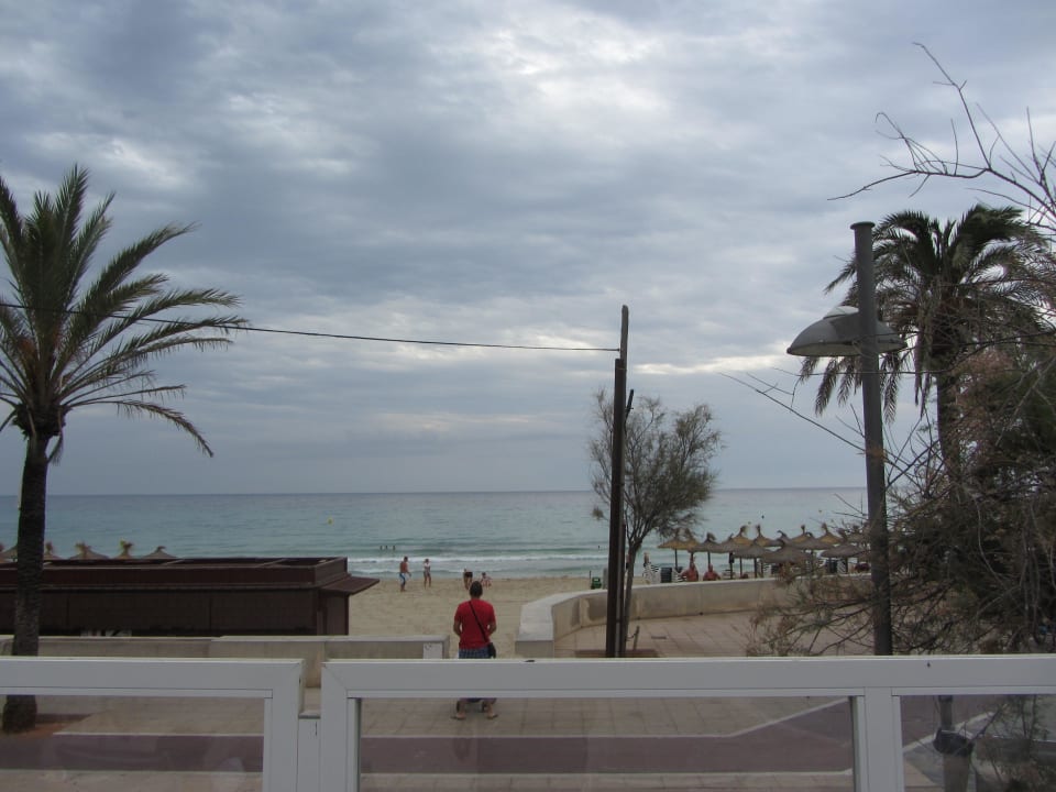Blick vom Pool  Sabina Hotel & Suites