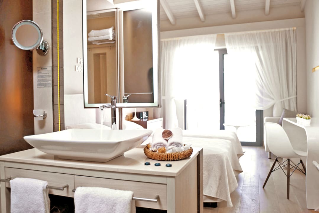 Zimmer Aegean Pearl