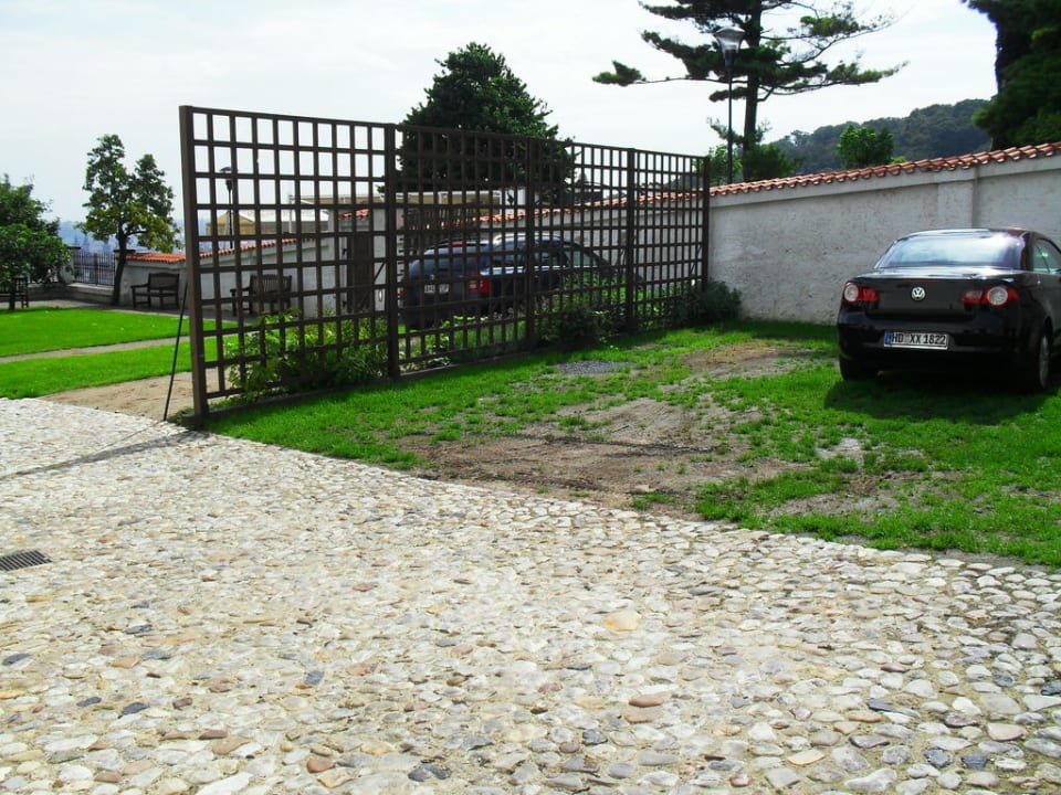 Parkplatz Hotel Monastery
