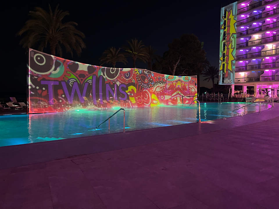 Pool The Ibiza Twiins