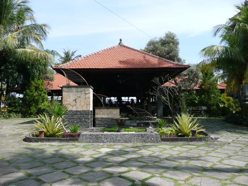 Einfahrt Hotel Nugraha Lovina Seaview Resort & Spa