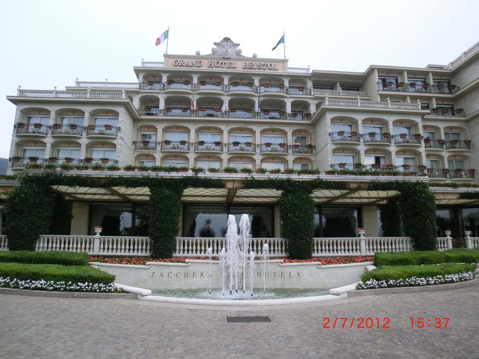 Schicker Springbrunnen Grand Hotel Bristol