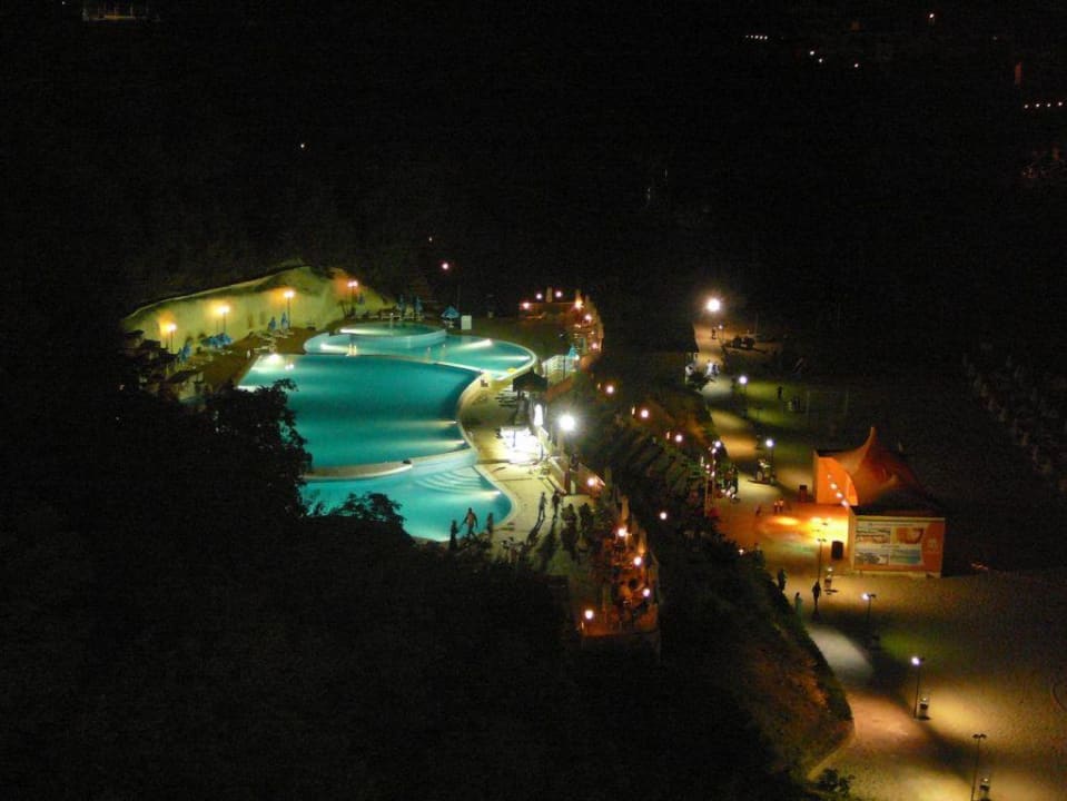 Baseny nocą Paradise Beach Hotel