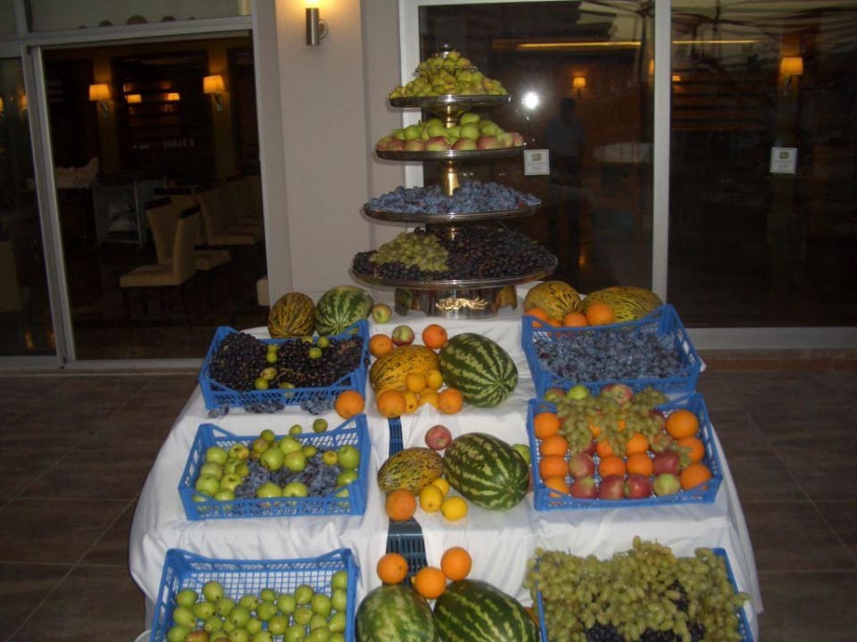 Buffet Saturn Palace Resort Hotel