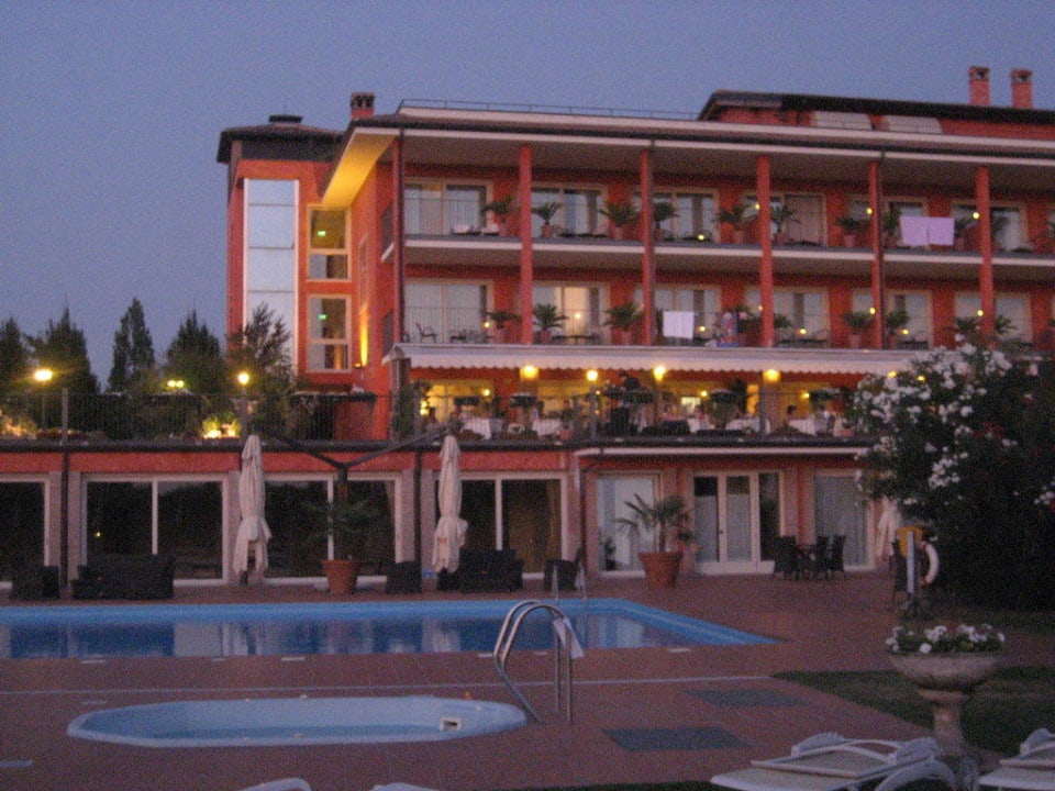 Das Hotel Boffenigo - The Golden Hour