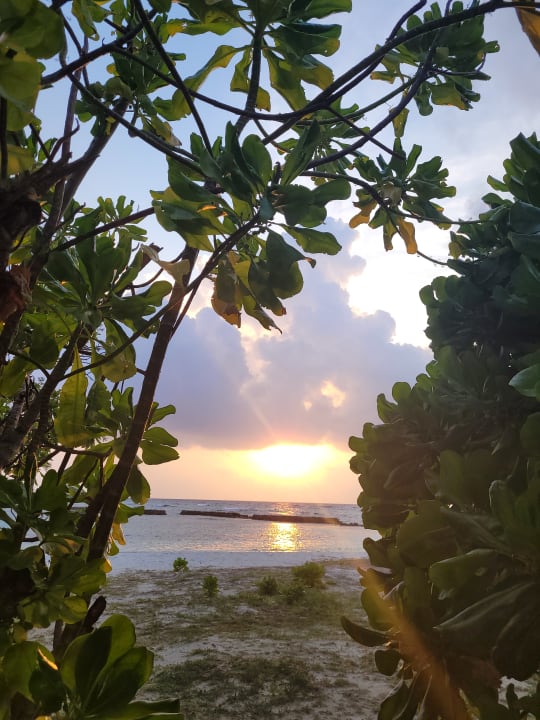 Strand Kuredu Island Resort & Spa