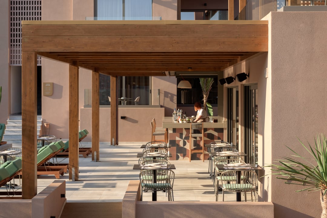 Gastro Paralos Venus Suites
