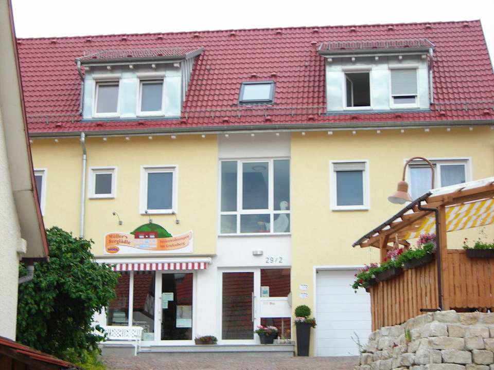 Sicht auf die Ferienwohnungen und das Berglädle Ferienwohnungen Am Grafenberg