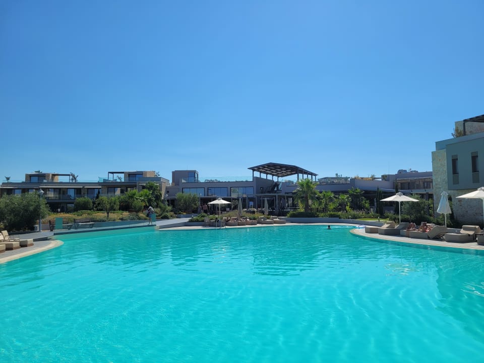 Pool Portes Lithos Luxury Resort