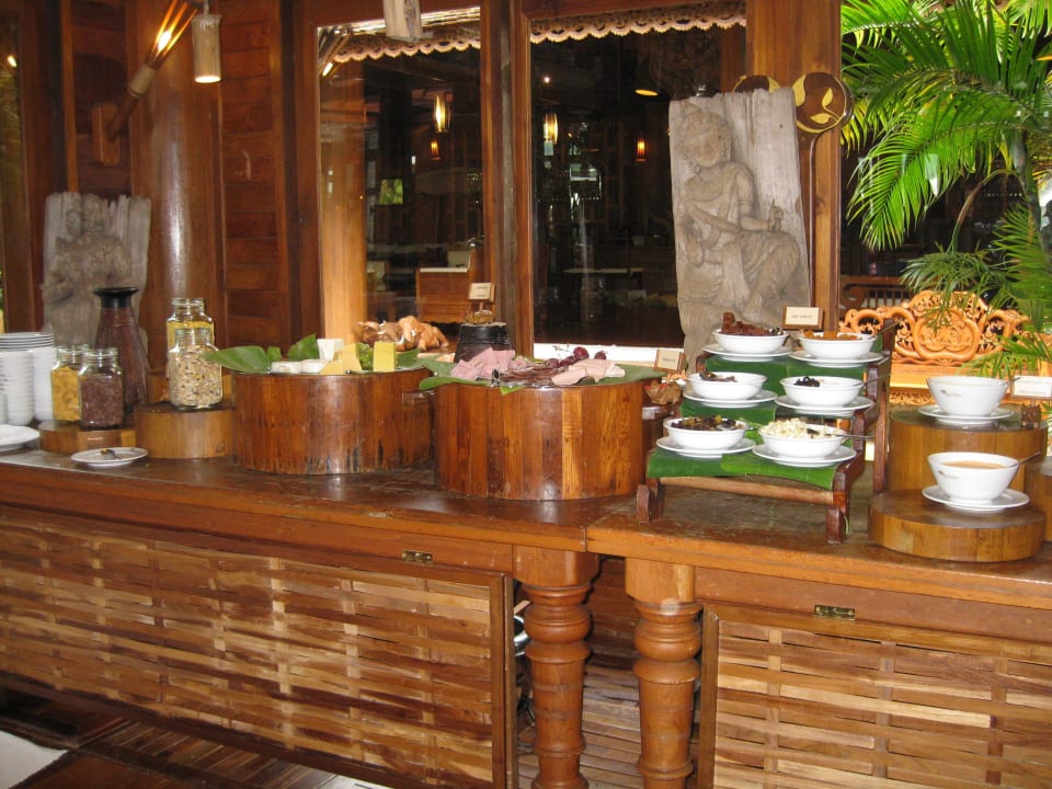 Ein Teil des Frühstücks Santhiya Koh Phangan Resort & Spa