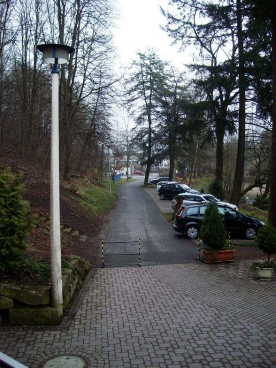 Blick auf dem Parkplatz-am See WAGNERS Seehotel Schleusingen