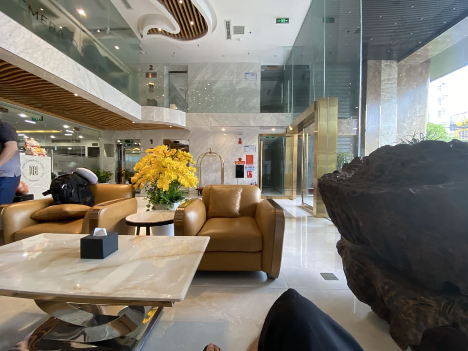 Lobby Mercy Emerald Hotel