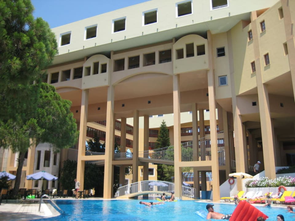 Hotel aus der Poolansicht Asteria Collection Side