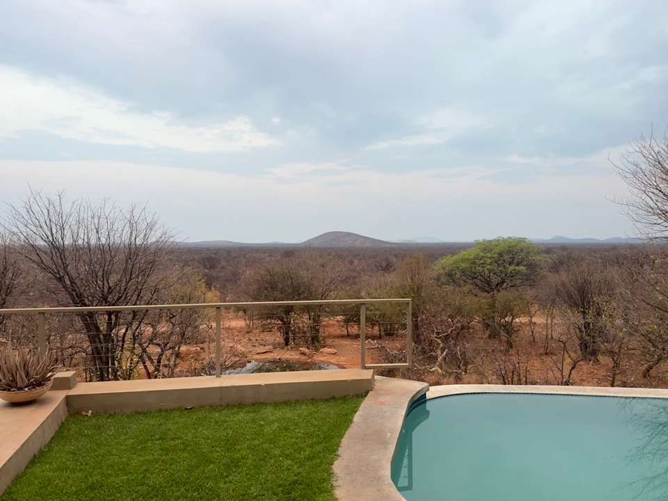 Pool Kifaru Luxury Lodge