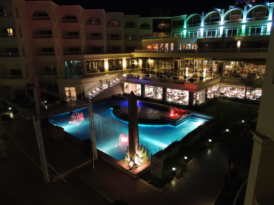 Наш отель AMC Royal Hotel & SPA