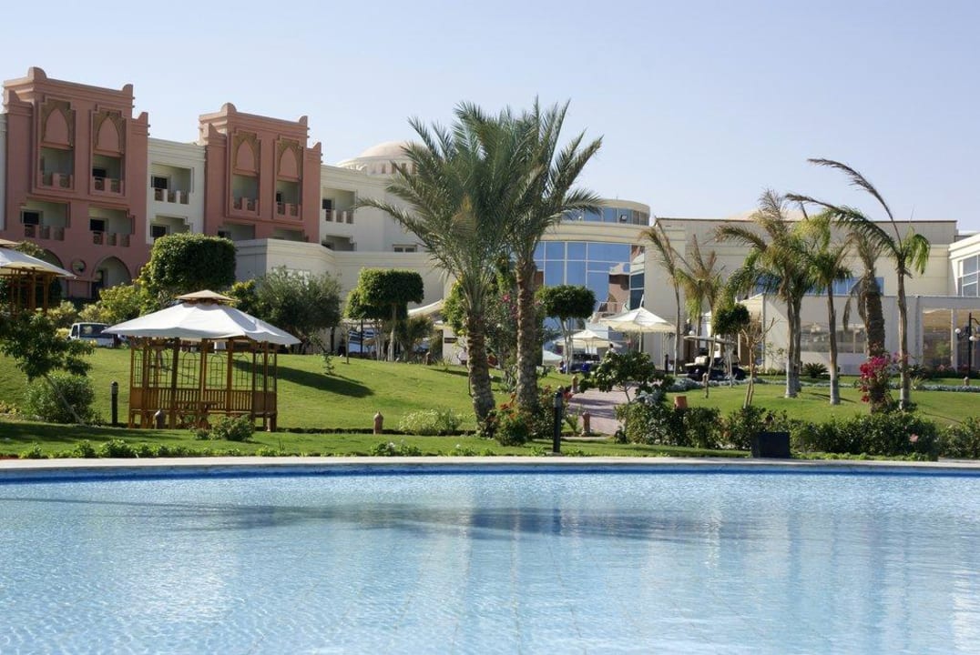 Бассейн Serenity Alpha Beach