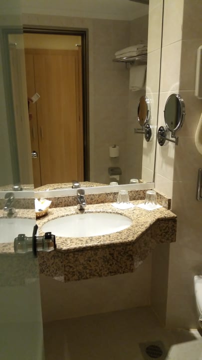 Unser erstes schlechteres Zimmer in der Nacht Belair Beach Hotel