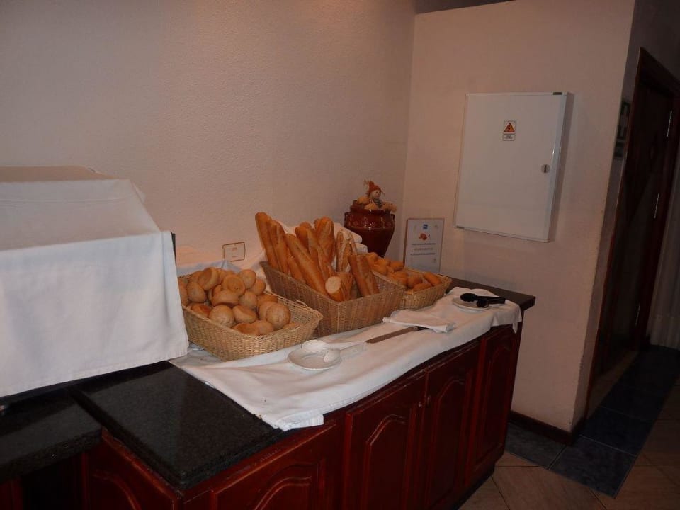 Büffet optisch gut, Speisen gut. BLUESEA Lagos de Cesar