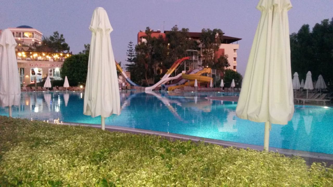  abends.... Horus Paradise Luxury Resort & Club