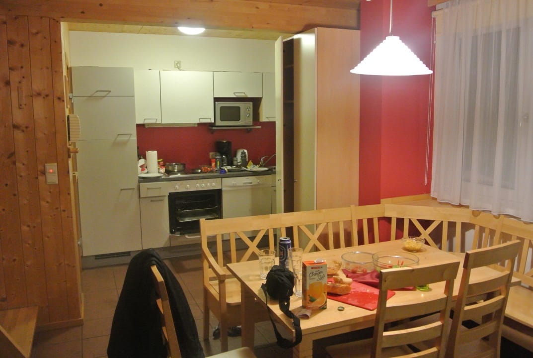 Küche und Essbereich (links ist die Sauna) Hüttendorf Präbichl