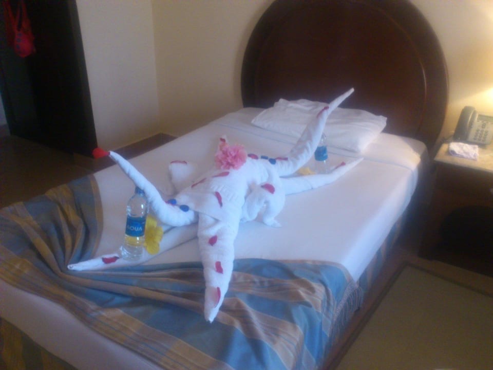 Медуза из полотенец Stella Beach Resort & Spa Makadi Bay