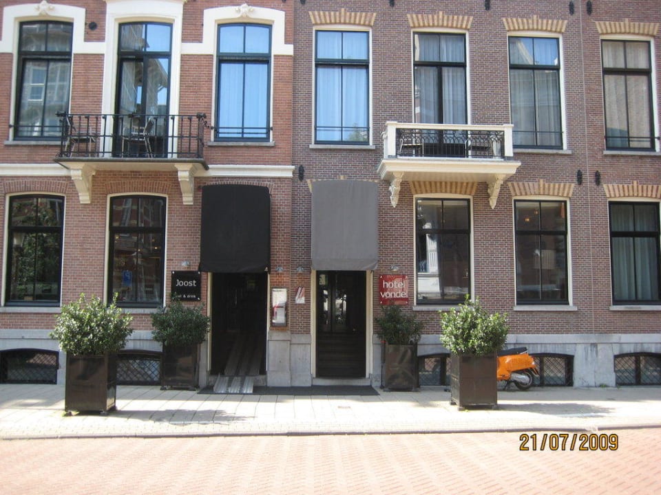Eingang zum Hotel Hotel Vondel