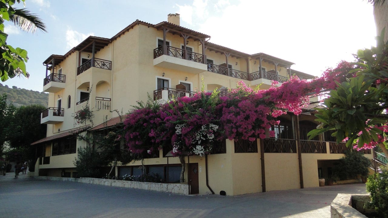 Das Haupthaus mit dem Restaurant Cactus Beach