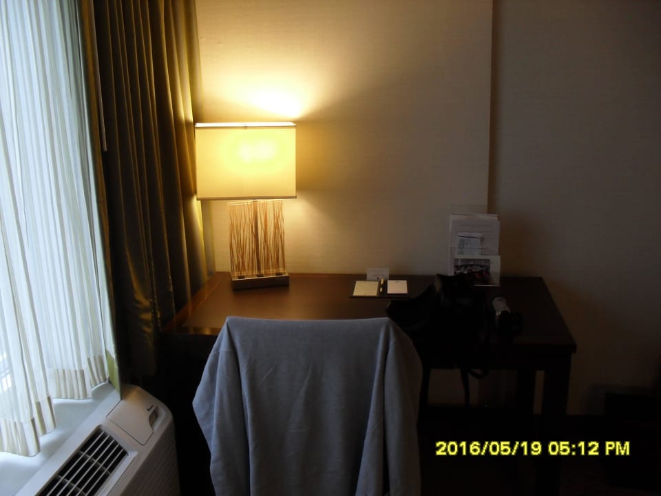 Schreibtisch Hotel Doubletree Club Bayside