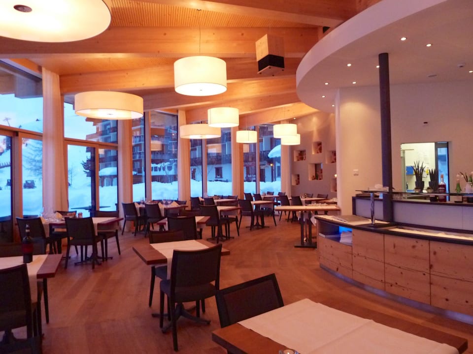 Grosszügiges Restaurant Hotel Royal