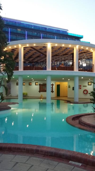 Pool, samt Ruhepool oben Hotel Calypso Beach