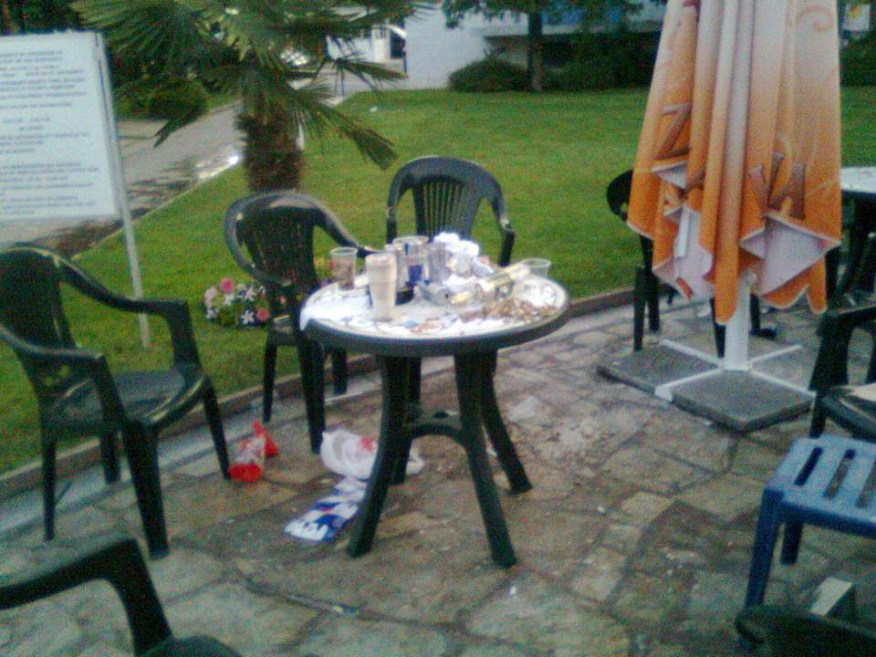 Negatives  Hotel Hrizantema