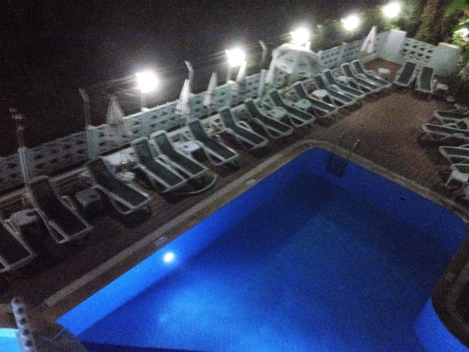 Pool bei Nacht Hotel Pinar