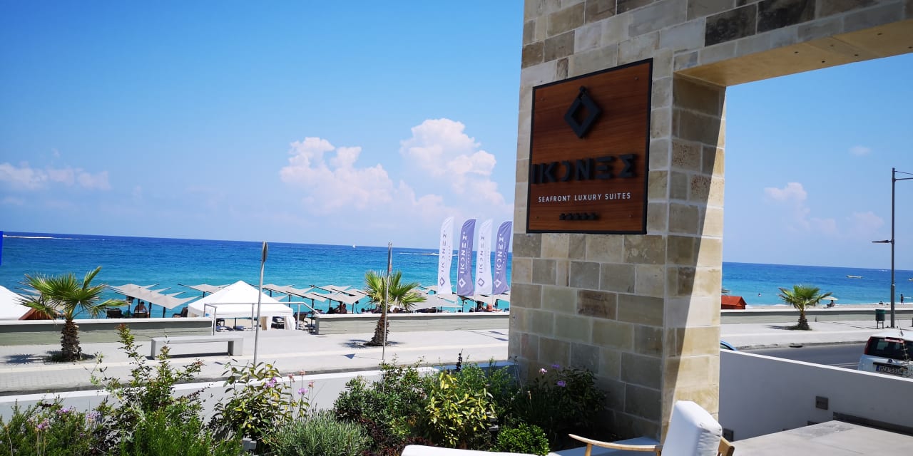 Ausblick Ikones Seafront Luxury Suites