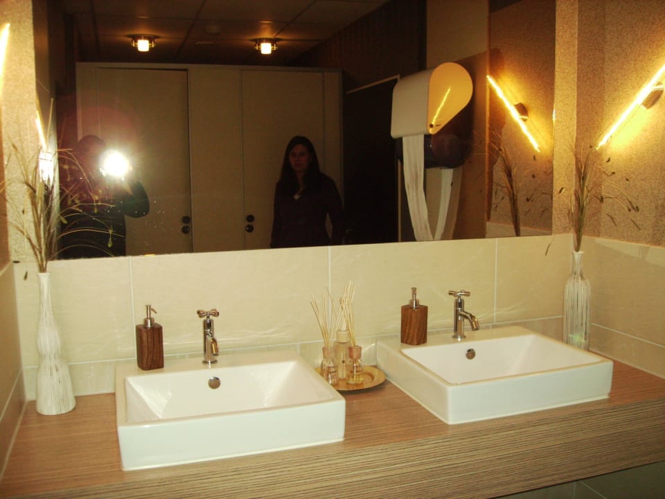 WC Bereich im unteren Bereich Parkhotel Nieheim