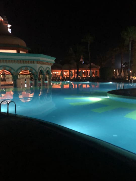 Pool Kamelya Aishen Club